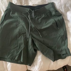 Lululemon license to train short